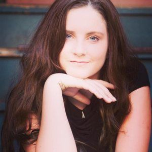 Meet your Posher, Ella